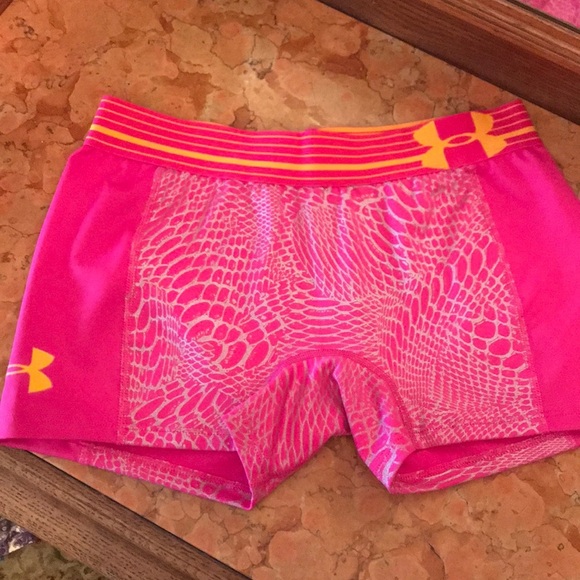 Under Armour Spandex Shorts - Picture 1 of 4